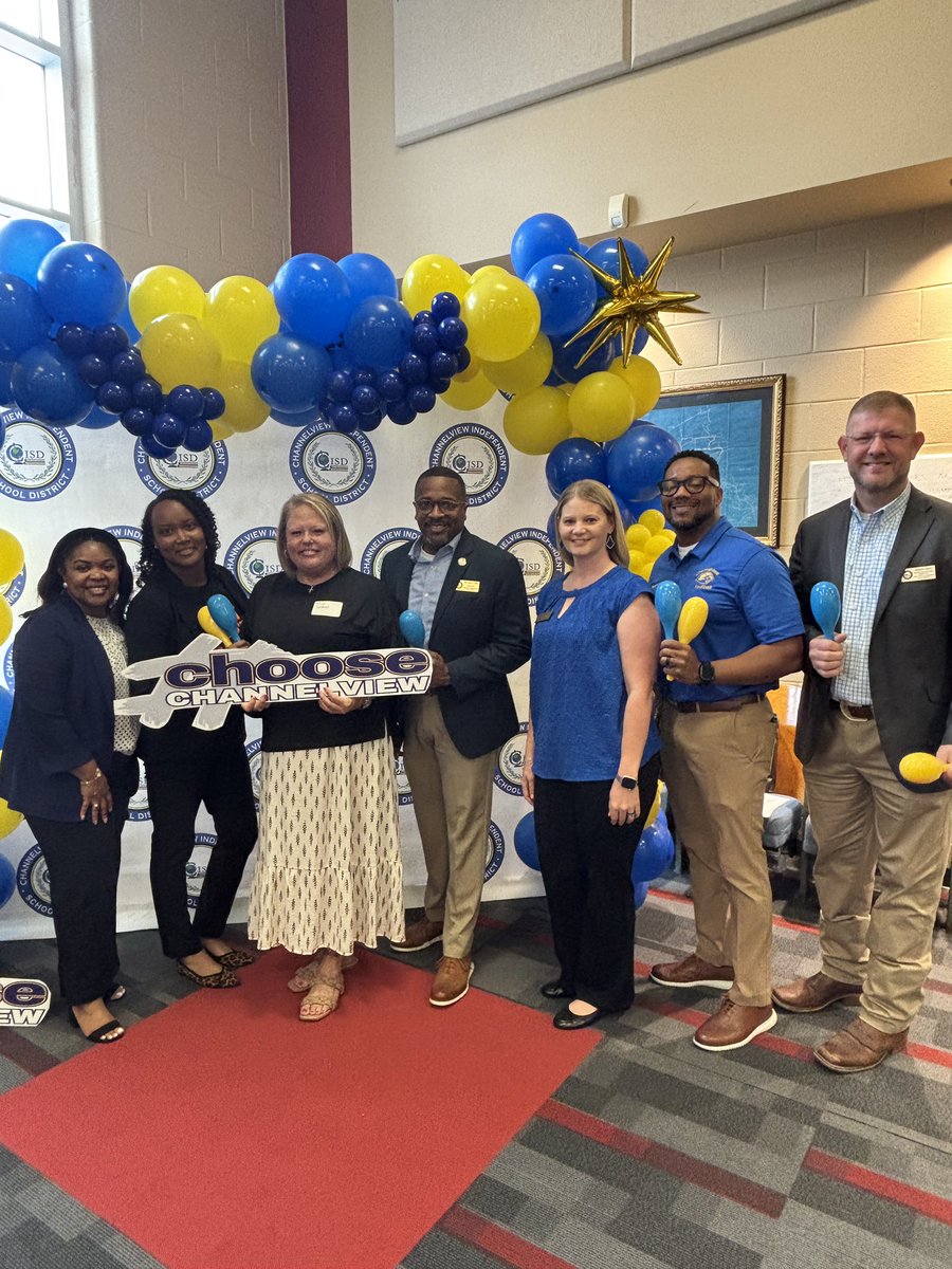 ChannelviewISD's tweet image. We are SO excited to welcome these new teachers to Channelview ISD! #WeAreChannelview
