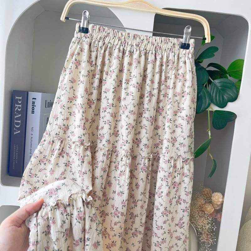 dorazen_'s tweet image. Lately, banyak banget photo collaging yg gemas-gemas..di dukung outfit gemas jugaa..dan rok berpattern adalah satu diantaranya mwahaha..so here's patterned-skirt recomendation for you (ﾉ◕ヮ◕)ﾉ*:･ﾟ✧

#floral #flower #skirt #pattern #outfit #affiliateshopee