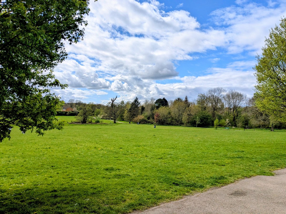 clairevhill's tweet image. Garden and park today! #Knowle #park #friend #bluebells #cafe