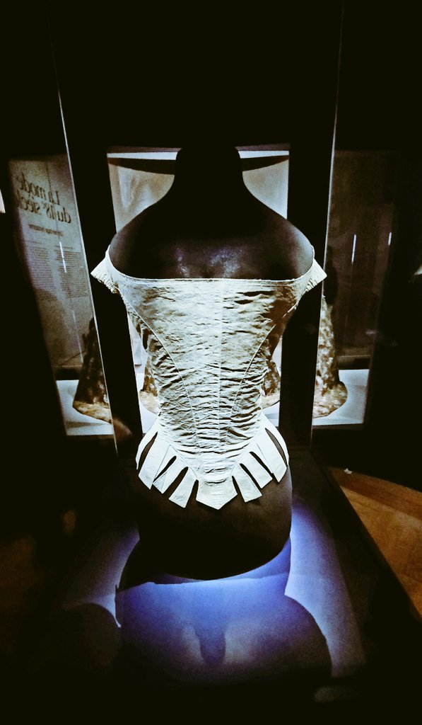 Rie du Boüays tweet media