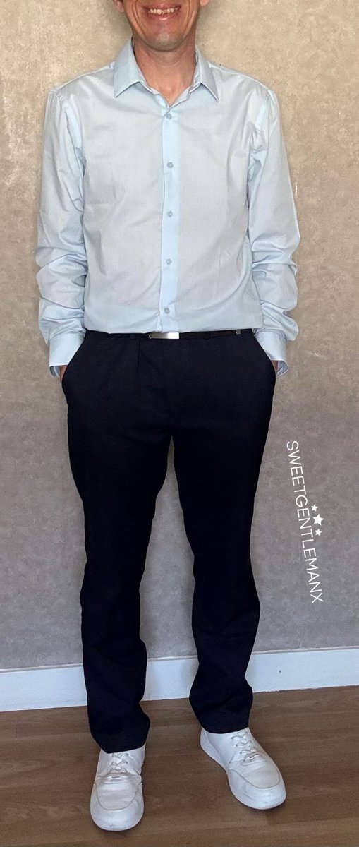 Bonsoir 
Voici ma tenue pour ma rencontre coquine de ce soir.
En ce #samedidick je vous souhaite une bonne soirée