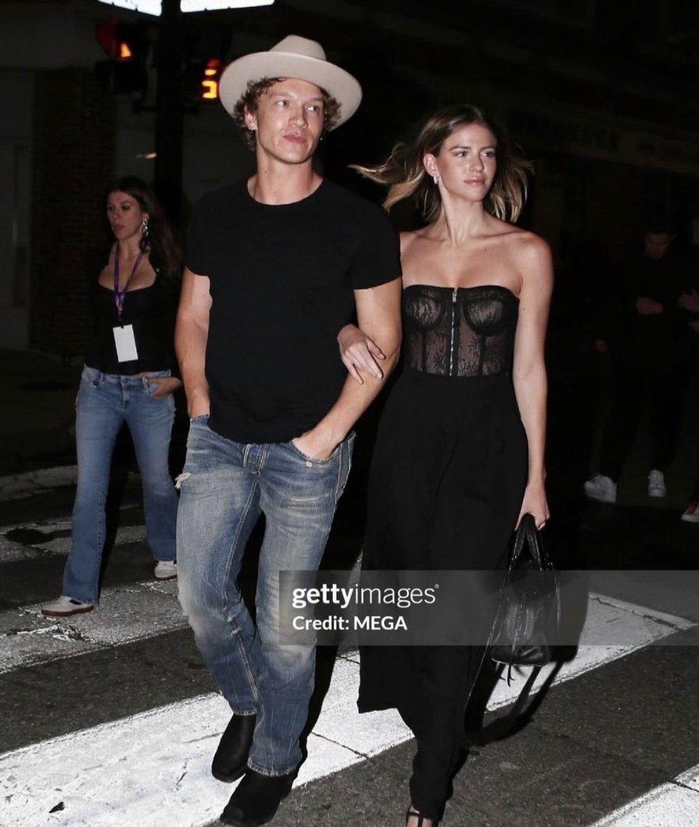 valentine tweet media