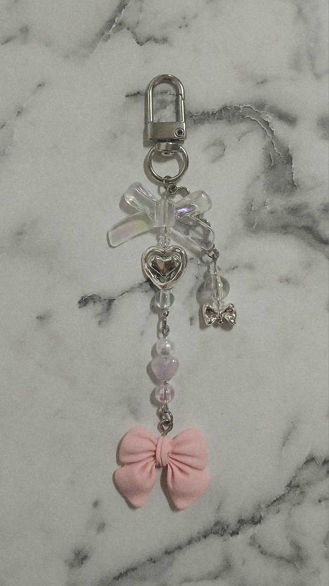 메브 Mev tweet media