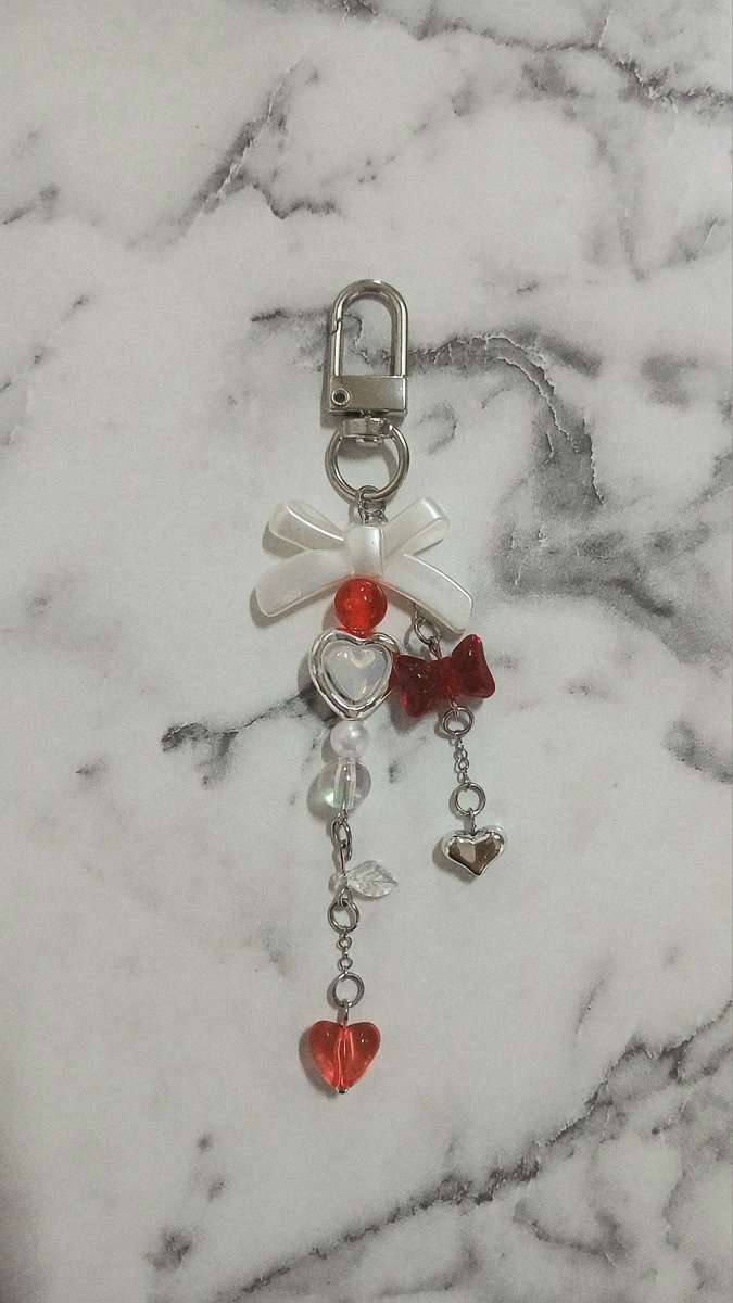 메브 Mev tweet media