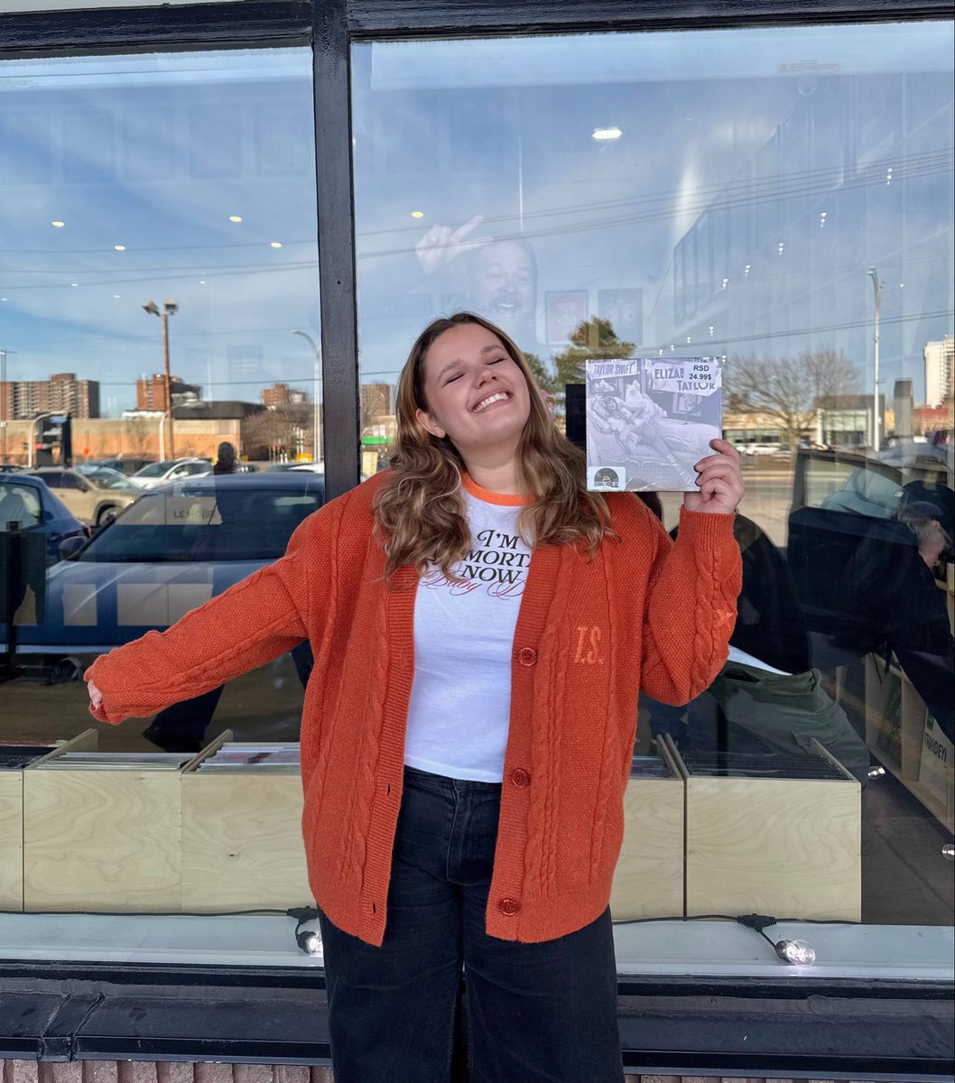 Ambre ❤️‍🔥 in her showgirl era tweet media