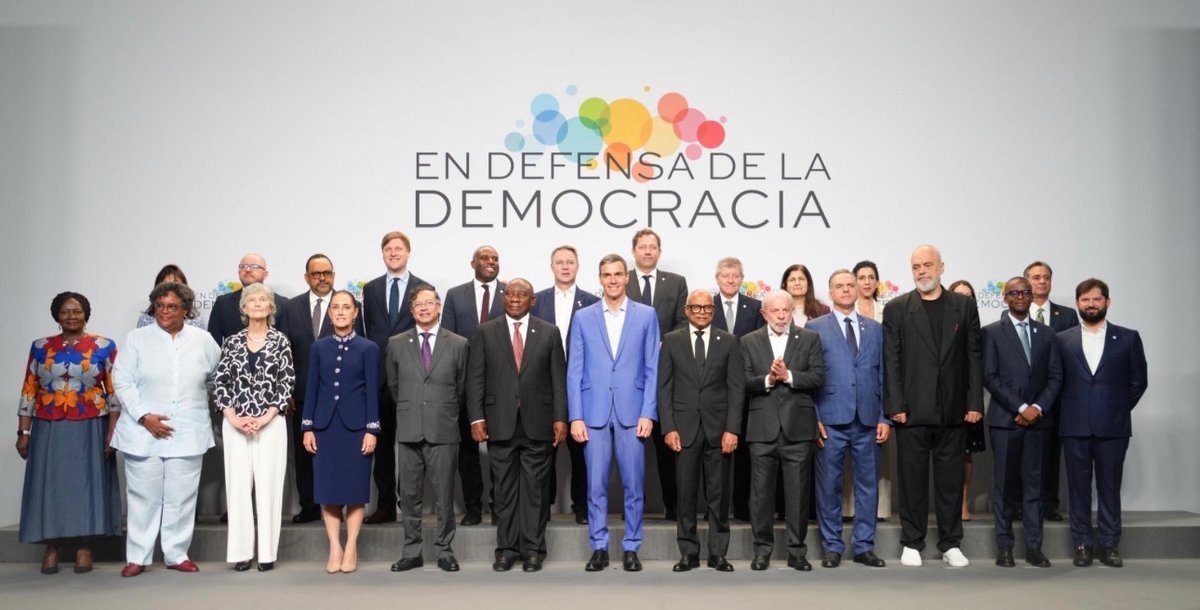 caporage's tweet photo. #ATENCION La solidaridad política corrupta de los Abzurdos Progress a nombre de la democracia reunidos en #España, es un sainete y pura propaganda comunista contra el Trabajo y la Libertad del hombre.! https://t.co/TeEkQaQzNj