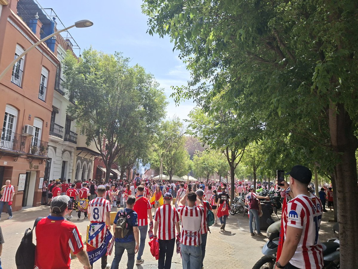 EQUIPO DEL PUEBLO⚒ #unocerismo tweet media