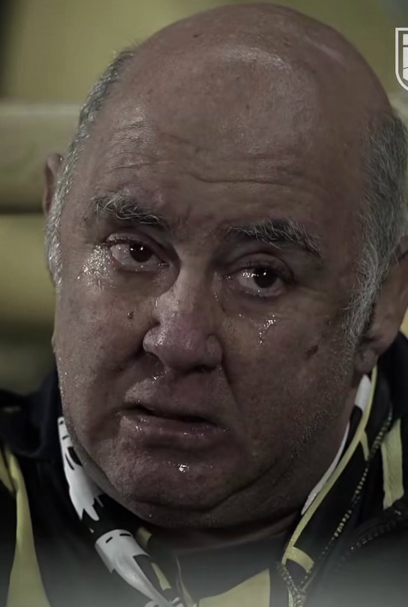 Sarı Lacivert Sokak tweet media