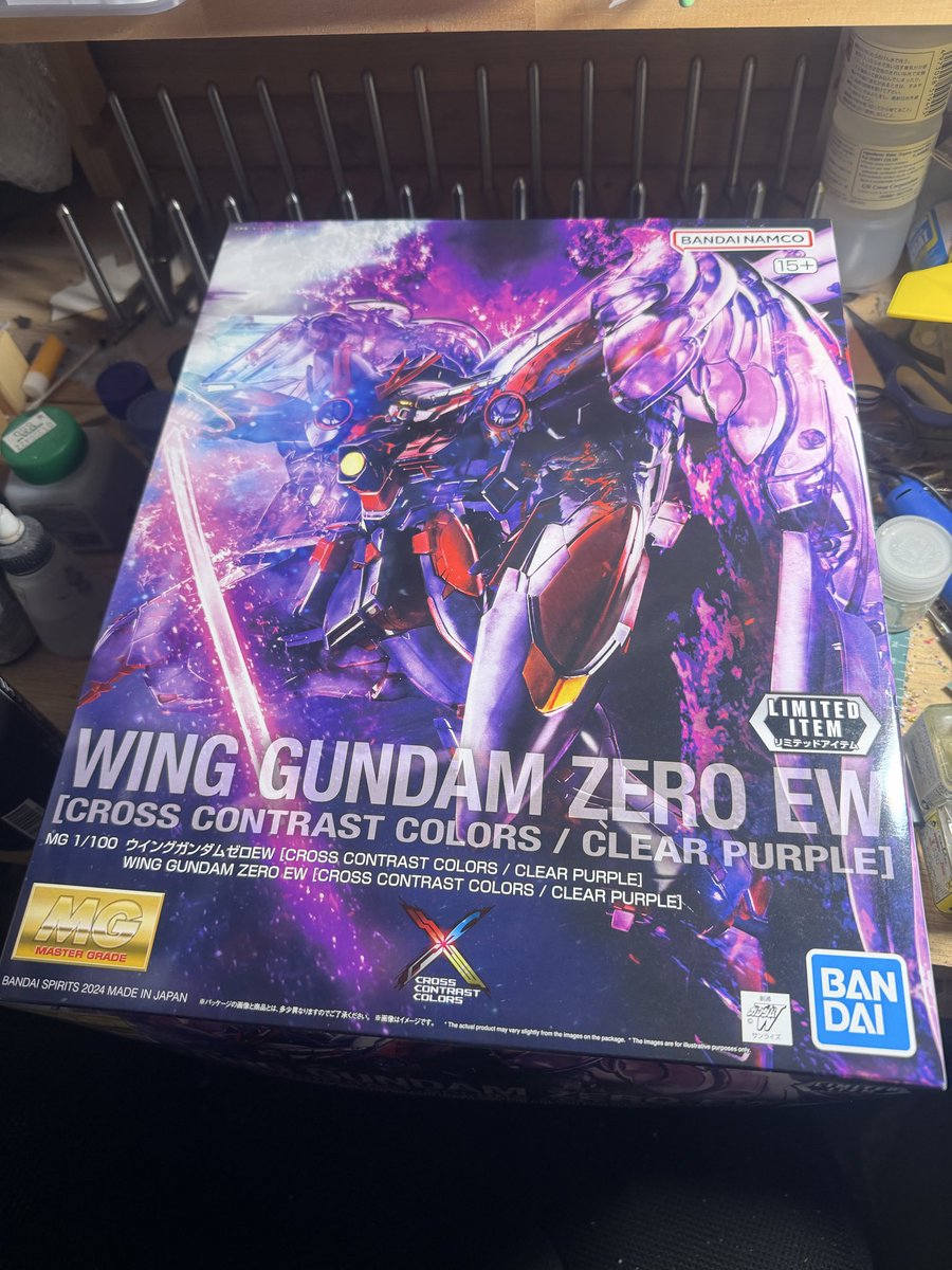 dangaiou's tweet photo. 久しぶりのガンプラ制作！
今日からMGウィングガンダムゼロE Wの紫を作っていきます！
中身はこんな感じでザ紫！
ライトグレーで墨入れしてみたけどこれじゃない感が半端ない😅
#ガンプラ
#MGウィングガンダムゼロEW
#ガンプラ大好き
#悪質な転売と問屋に屈しない https://t.co/izrXKJSnLp