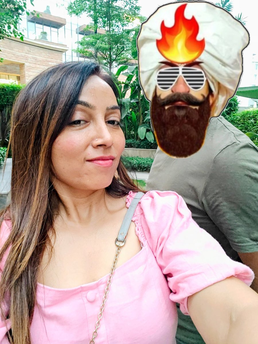 Sunshine & Smiles tweet media