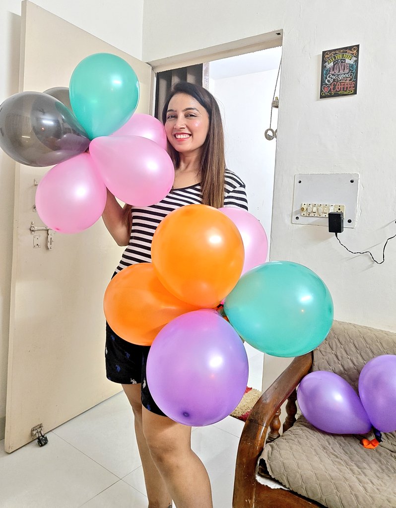 Sunshine & Smiles tweet media