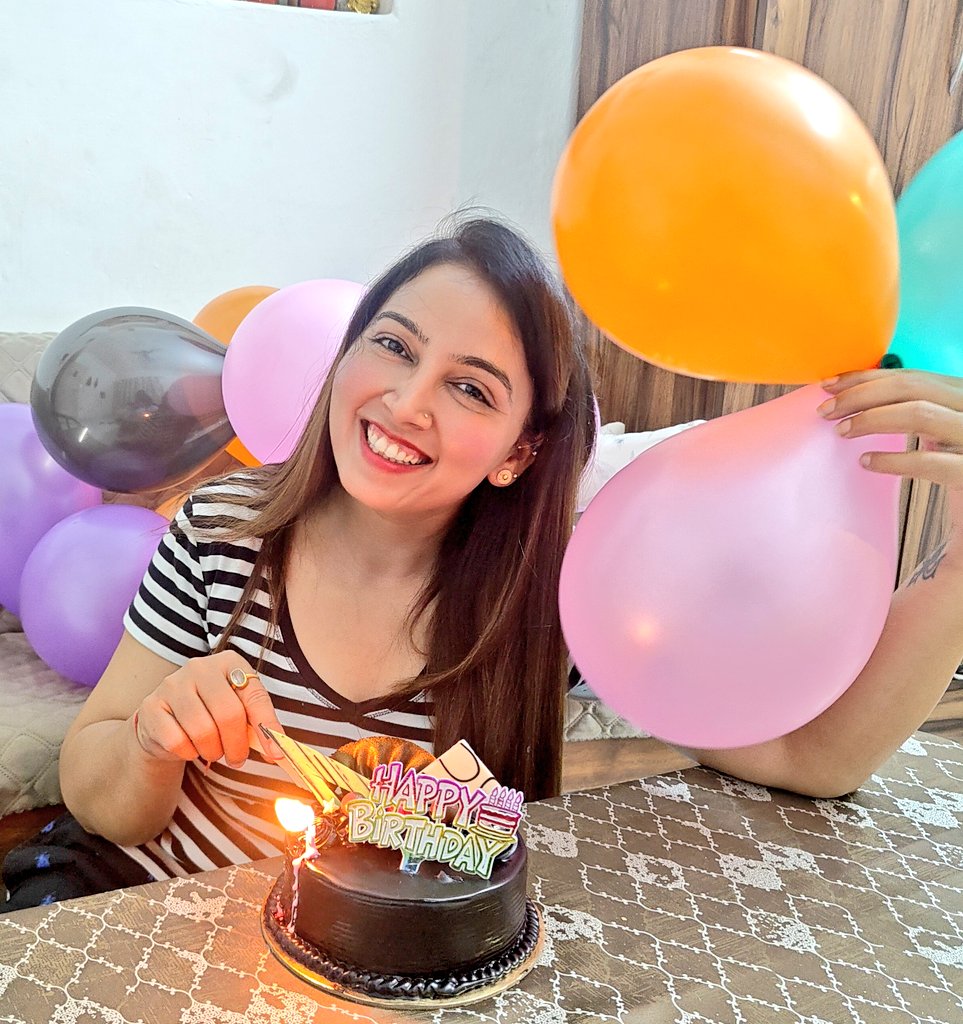 Sunshine & Smiles tweet media