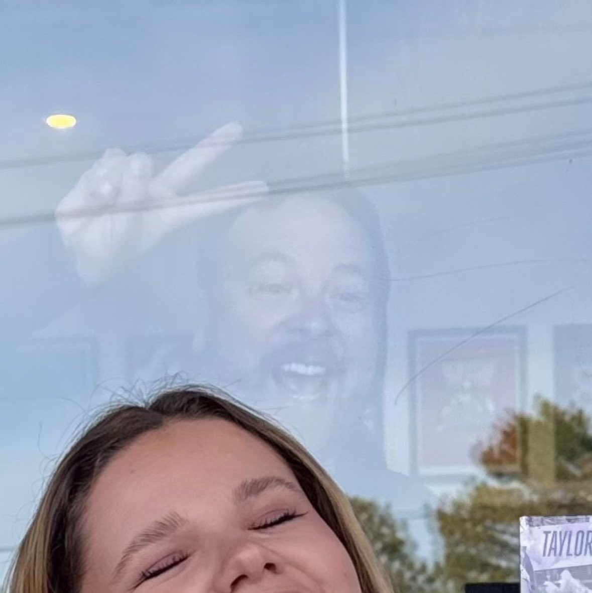 Ambre ❤️‍🔥 in her showgirl era tweet media