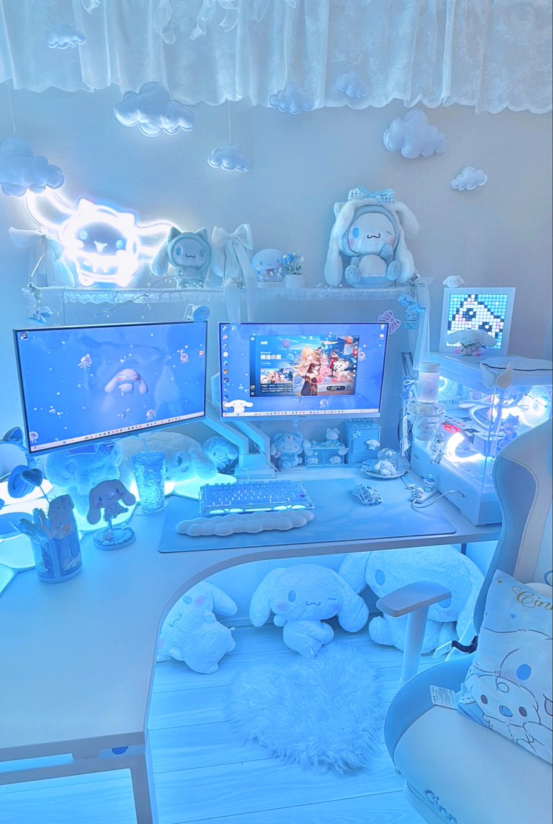 Light on ⇔ off  
֊  ̫ ֊🫧

 #desksetup