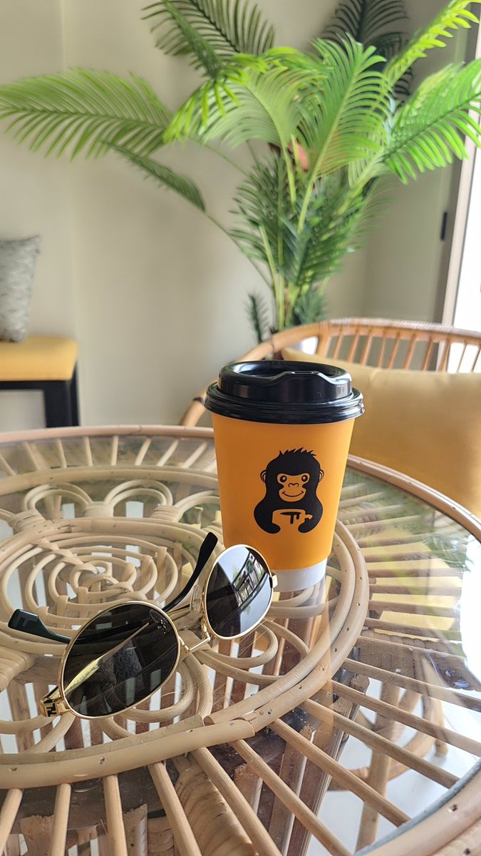 DrForat's tweet photo. Elegance is found in the simplest rituals like coffee and calm💛 https://t.co/cytwiO4Tep