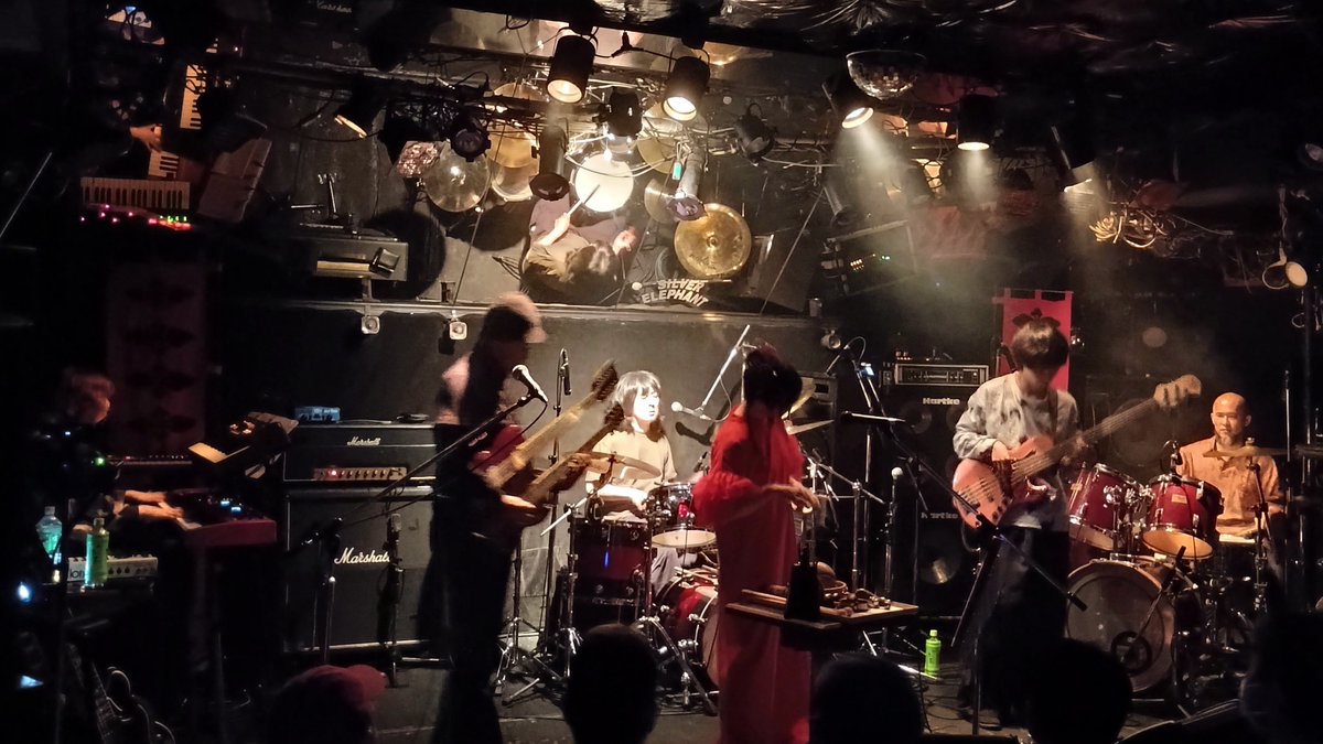 サダオ tweet media