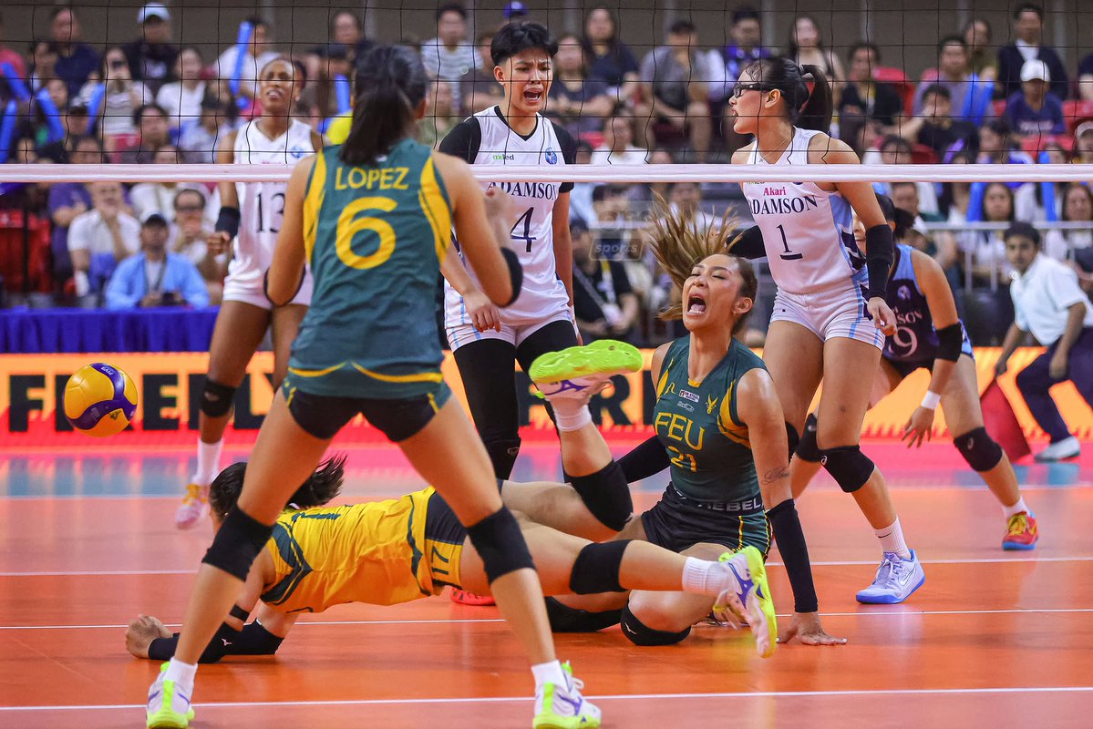 OneSportsPHL's tweet image. BRINGING FALCON PRIDE TO FINAL FOUR 🐦

Adamson returns to the Final Four for the first time since Season 85 after sweeping FEU in their Round 2 clash in the #UAAPSeason88 women’s volleyball! | 📸 RM Chua/One Sports  

#LegendsStartHere #StrengthInMotionHopeInAction

1/3