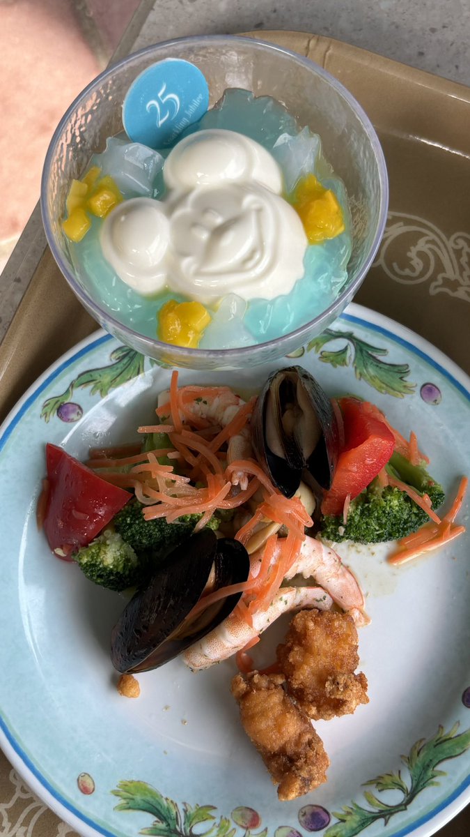 natari__a's tweet photo. ポルトフィーノさあ、アトモスいらない人の枠無い？ホントやめてほしいな笑
ただただ、食べたいのよ。
別に料金取るかPS取らせるか何かにしてほしい。
普通にこの料理を食べたいのよ。 https://t.co/j9LnQVltLA