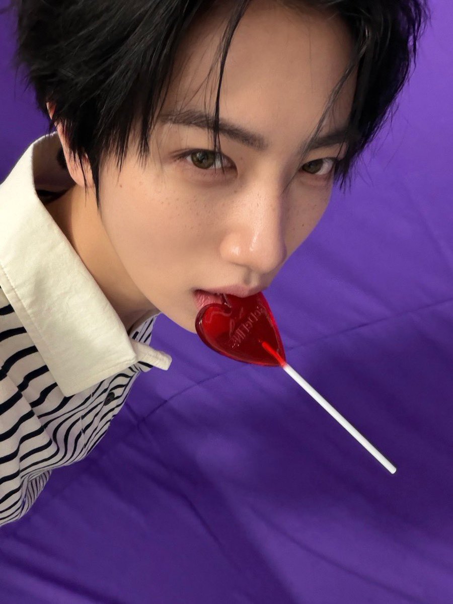 ex_bisexual's tweet image. #MUG