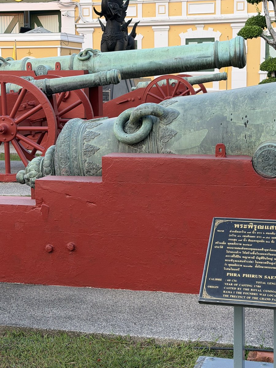 Melian Refugee tweet media