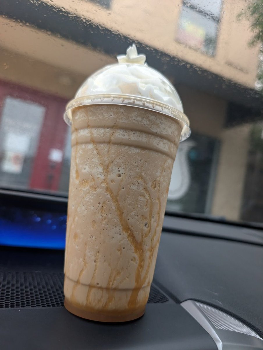 djswiftofficial's tweet image. Is there anything better on a rainy morning? #coffee #rainydays