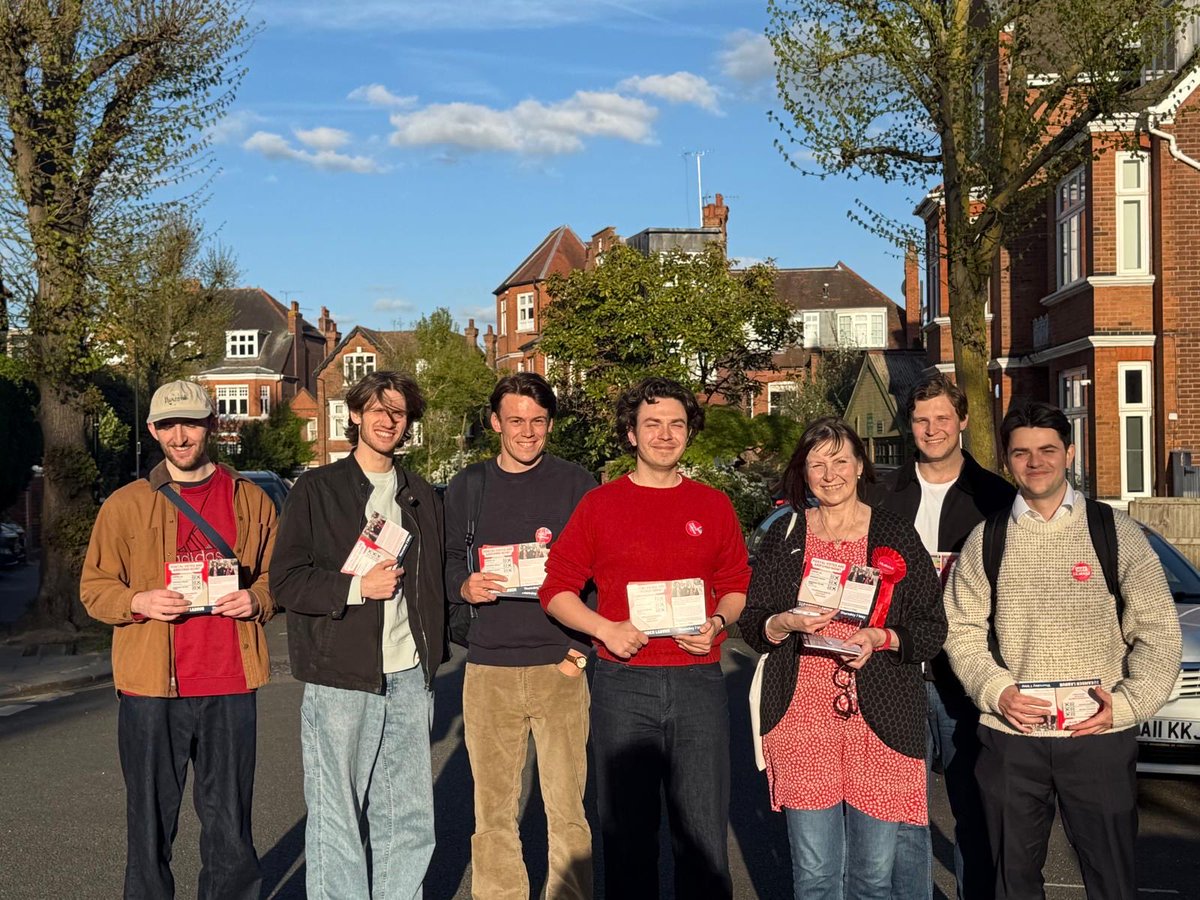 shazknit's tweet image. Great to be out on the doorstep in #WestHampstead last night. And starting the day getting the postal vote out with Deputy Prime Minister, David Lammy. 

For a safer, fairer, cleaner Camden, use all 3 votes for #Labour🌹.