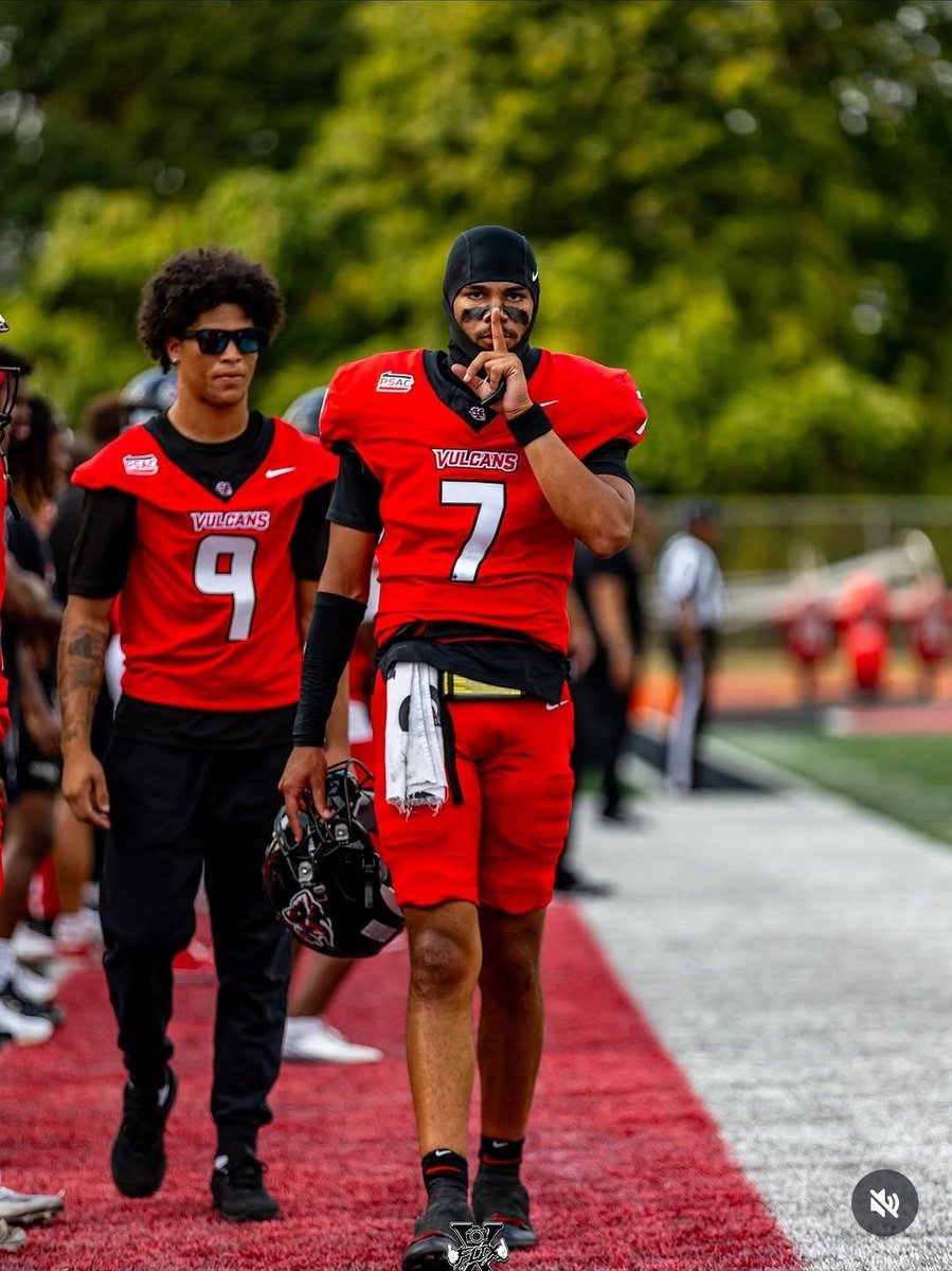 HillPhaeton's tweet image. My Gma says God doesn't use a watch. 

So when it's time, that offer will come and I will be where I should be...

No more talk, just production!

If u want a student athlete who's determined to lead,produce,WIN!!

I'M HIM! #ready #hungry