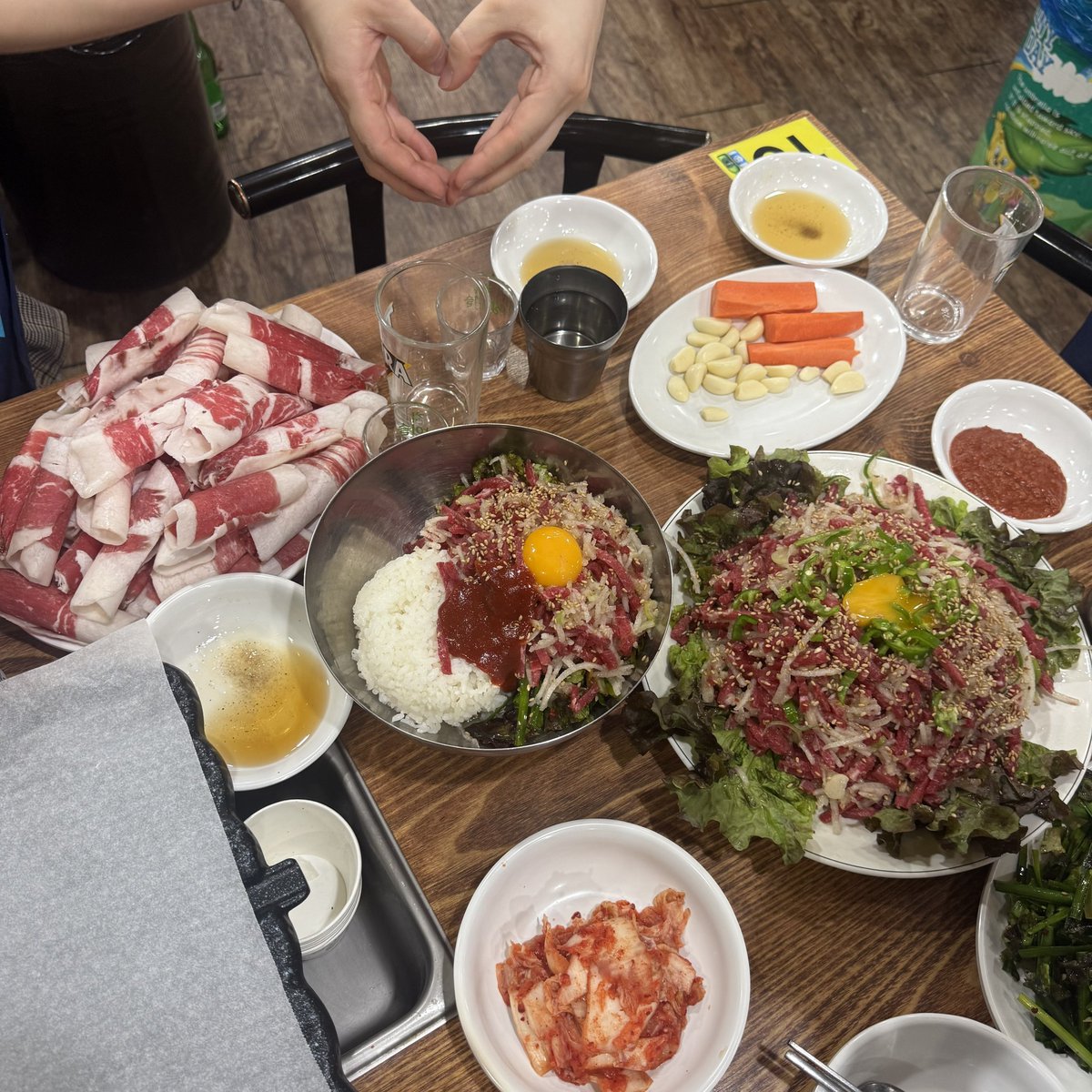 니뷰⁶¹⁷ tweet media