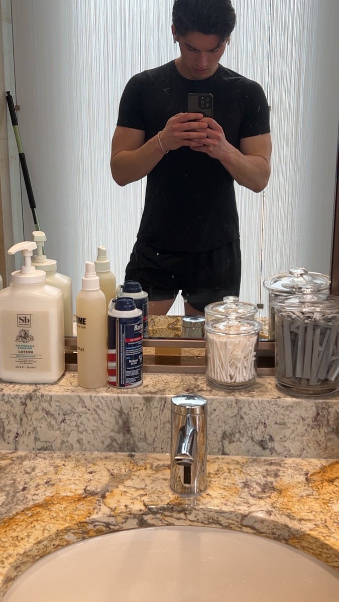 Colewherld tweet media