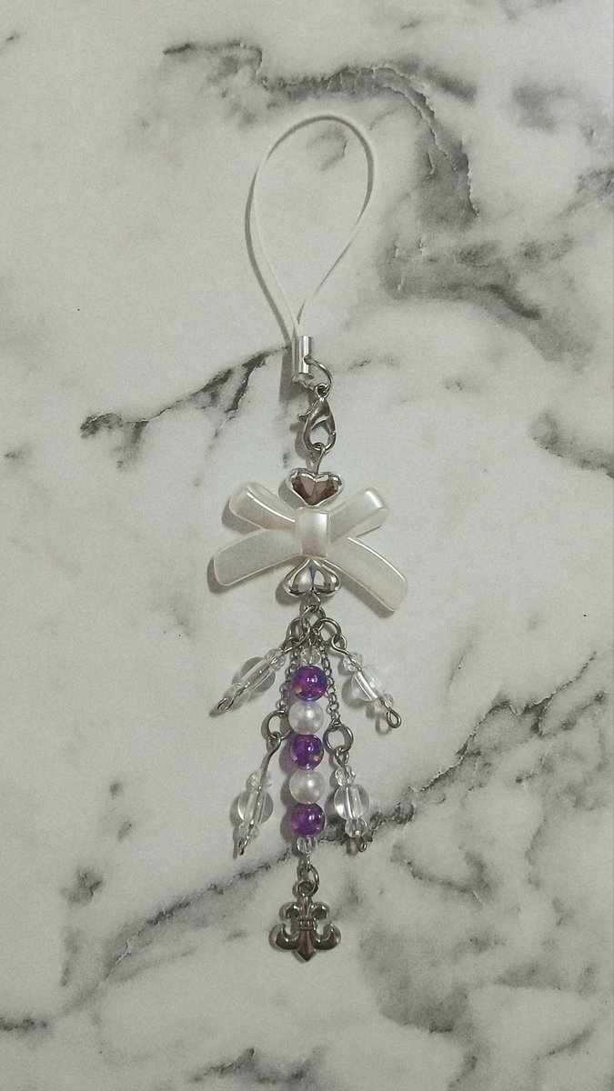 메브 Mev tweet media