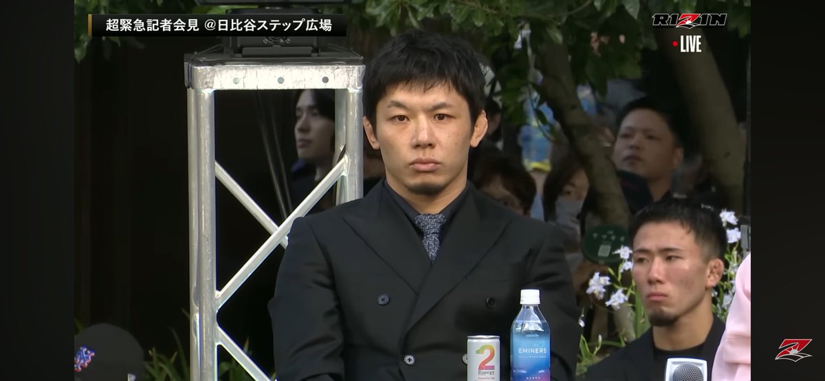 りおりく tweet media