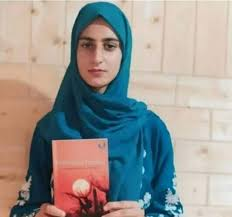 YunusKashmir's tweet image. #Pride for #Bandipora as young #achiever Nazrana Ahsan emerges as the only girl from the district selected for the prestigious all-women Mock Youth #Parliament. @SrinagarGirl @zeedee93 @ShineHamesha @ROUBLENAGI @amritabhinder