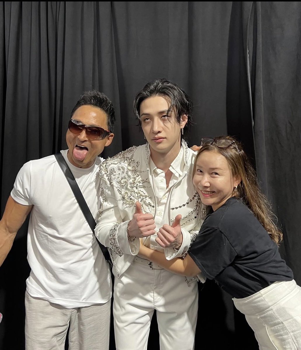 b🐺anり☆ tweet media