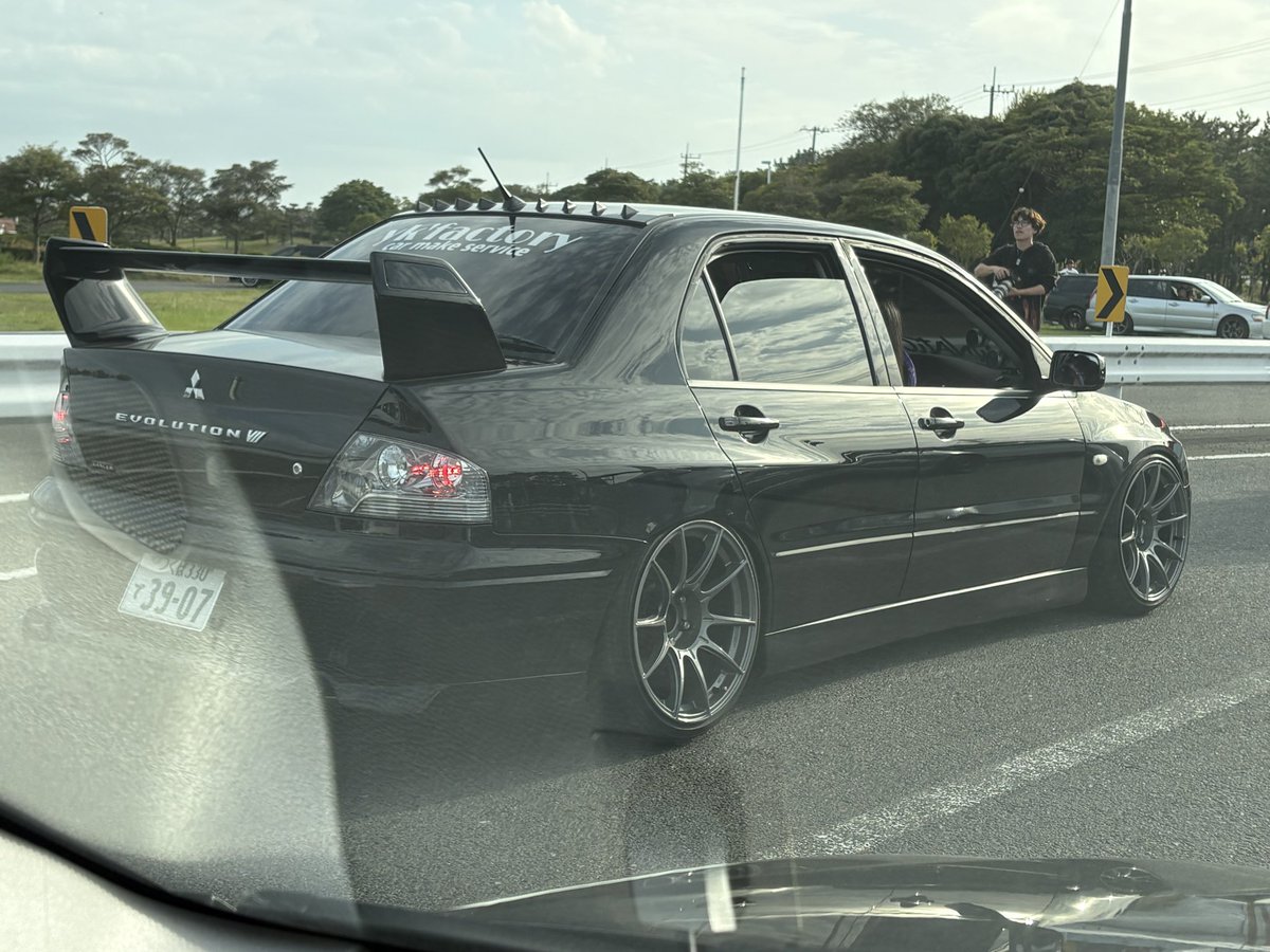 うん☆たん tweet media