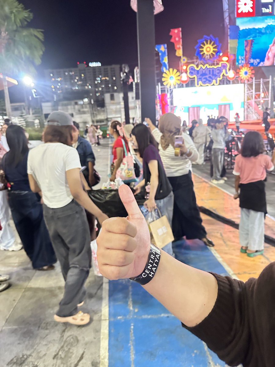 เหมยลี่ 🦊_🍅 tweet media