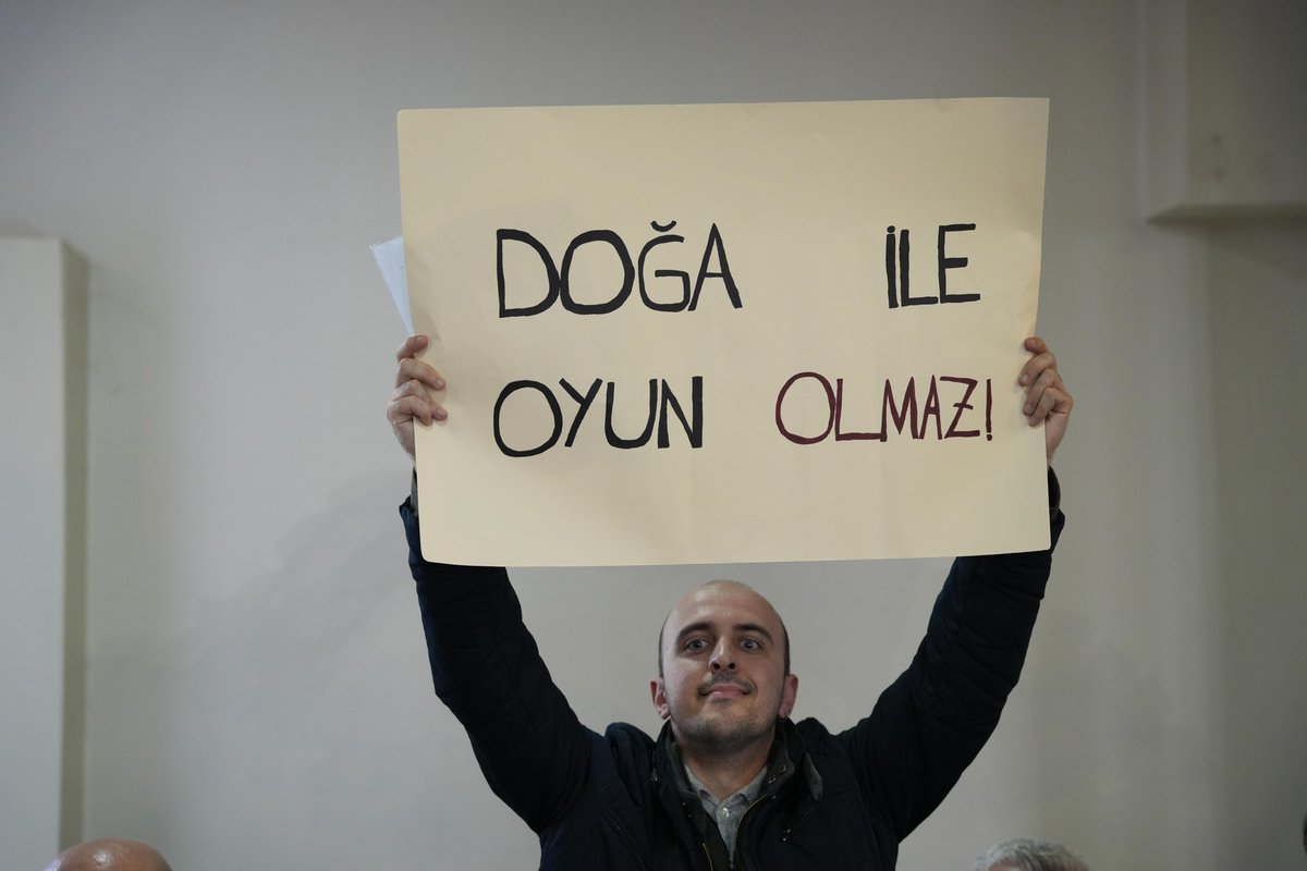 asarikurt's tweet photo. Trakya Platformu ve Trakya Kent Konseyleri Birliği’nin Vize’de düzenlediği “Trakya’da Nükleer Santral İstemiyoruz” paneline katıldık.

Trakya’mızın doğasını, verimli tarım alanlarını, suyunu ve geleceğini korumak hepimizin ortak sorumluluğu. Bölgemizi ilgilendiren böylesine önemli bir konuda bir araya gelerek görüş alışverişinde bulunduk, ortak mücadele kararlılığımızı bir kez daha ortaya koyduk.

Çocuklarımıza sağlıklı, güvenli ve yaşanabilir bir Trakya bırakmak için doğamıza sahip çıkmaya devam edeceğiz.