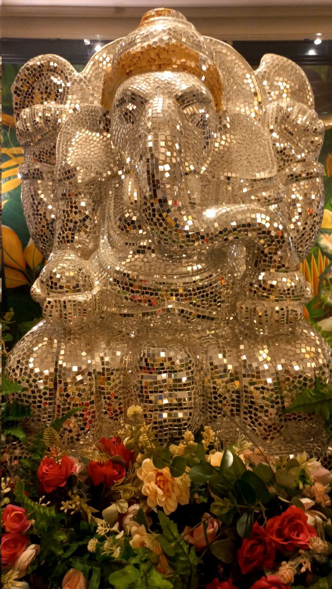 AIADigibuy's tweet image. wishes you a bright and prosperous Diwali!
May this festival of lights illuminate your path to success and happiness. 🪔✨ #HappyDiwali
#FestivalOfLights
@Indoindians 
@IndianEmbJkt @indiatoasean 
@sandiplomat 
@Iccr_Jakarta