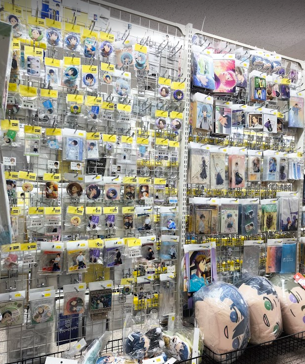 kbooks_anime's tweet image. 【OPEN】
おはようございます🌞
キャラ館開店いたしました‼

『#Free!』
『#ツルネ』

こちらのグッズのお取り扱いは池袋キャラ館です✨
買取強化キャンペーンも行ってます‼
是非お立ち寄りくださいませ(^▽^)/

#kbooks #キャラ館　池袋　乙女ロード