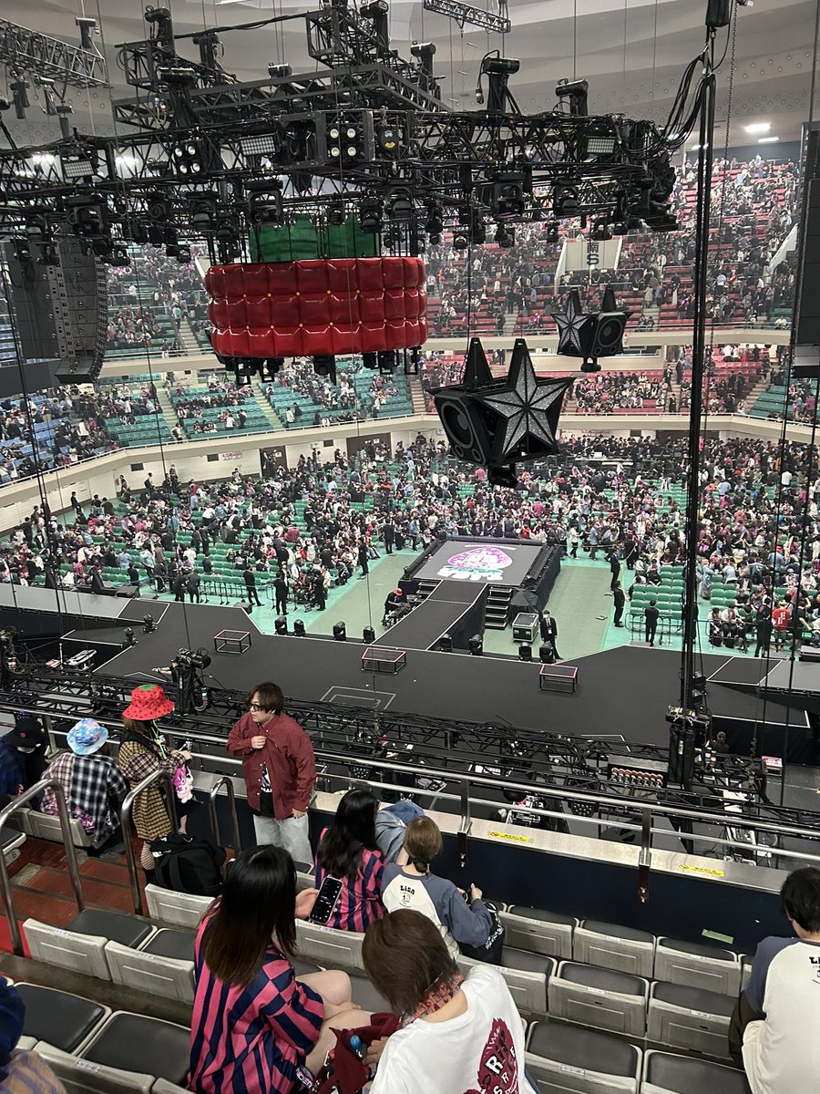il_modo's tweet photo. ２日目ステージ真裏の2階だったけど関係なく楽しめた🤗まじで最高でしたーーー‼️
 #LiSA15th https://t.co/ZShPEYHWUK