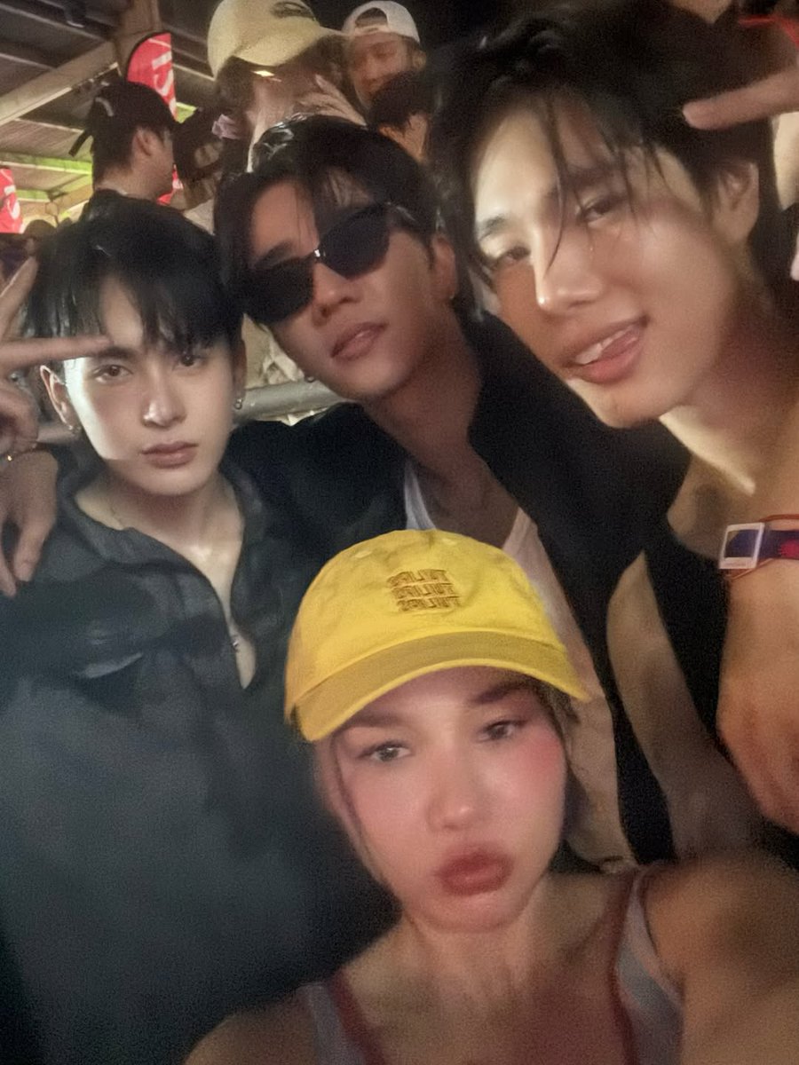 ppe2003perth's tweet image. เพิร์ธแซนต้าและภูวิน แซมมี่ เก็บตก วันสงกรานต์

IG sammy_3008

#PerthSanta #เพิร์ธแซนต้า
#KDPPE #PerthTanapon #Santapp