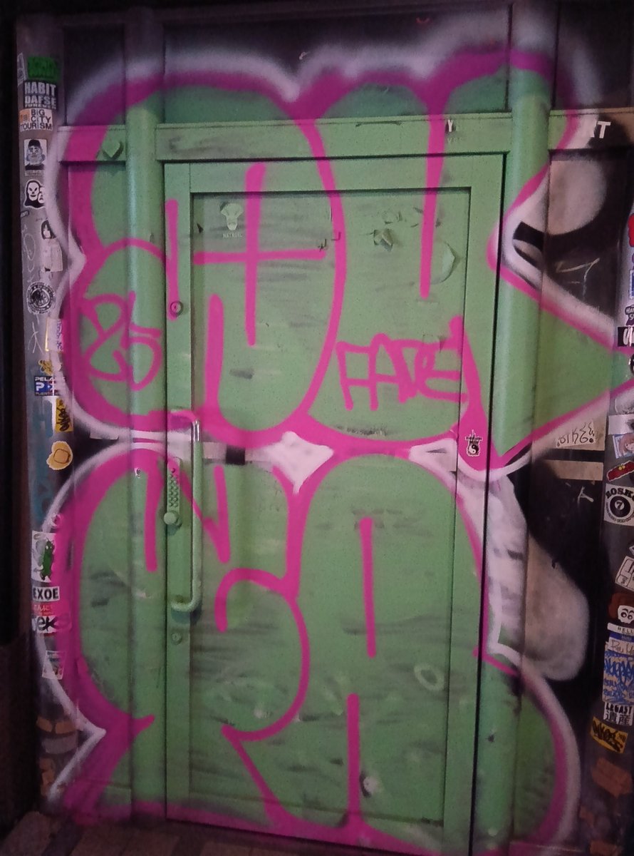 mLDpjWVX9l31305's tweet image. #writting
#graffiti