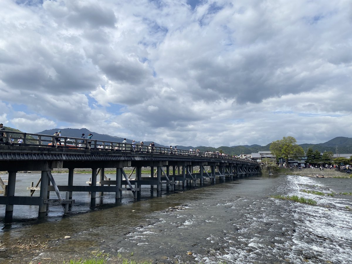 一人旅なので行動範囲広げまくったせいで体力底つきた。
明日は清水寺行って祇園四条歩き回る🥱