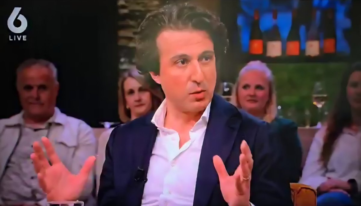 widtvoet's tweet photo. -Klaver: hooguit 1000 stoute illegalen in EU
-subsidie voor aanschaf elektrische auto
-Jetten zet in op snel meer groene energie
-cannabis meest populaire verkeersdrug
-D66 zakt weg in peilingen
-hitsige Dennis wilde Lale pompen
-Buma nieuwe onderkoning van Nederland
#17april https://t.co/HLtaPAOdcT