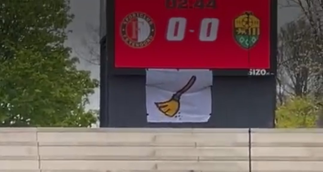 Ondertussen staat er vandaag beveiliging bij Varkenoord. Want er mogen geen spandoeken opgehangen worden. Het statement is vorige week al gemaakt. Cees en Cor hebben de rest gedaan. Dat zijn ze bij Sportclub #Feyenoord even vergeten
