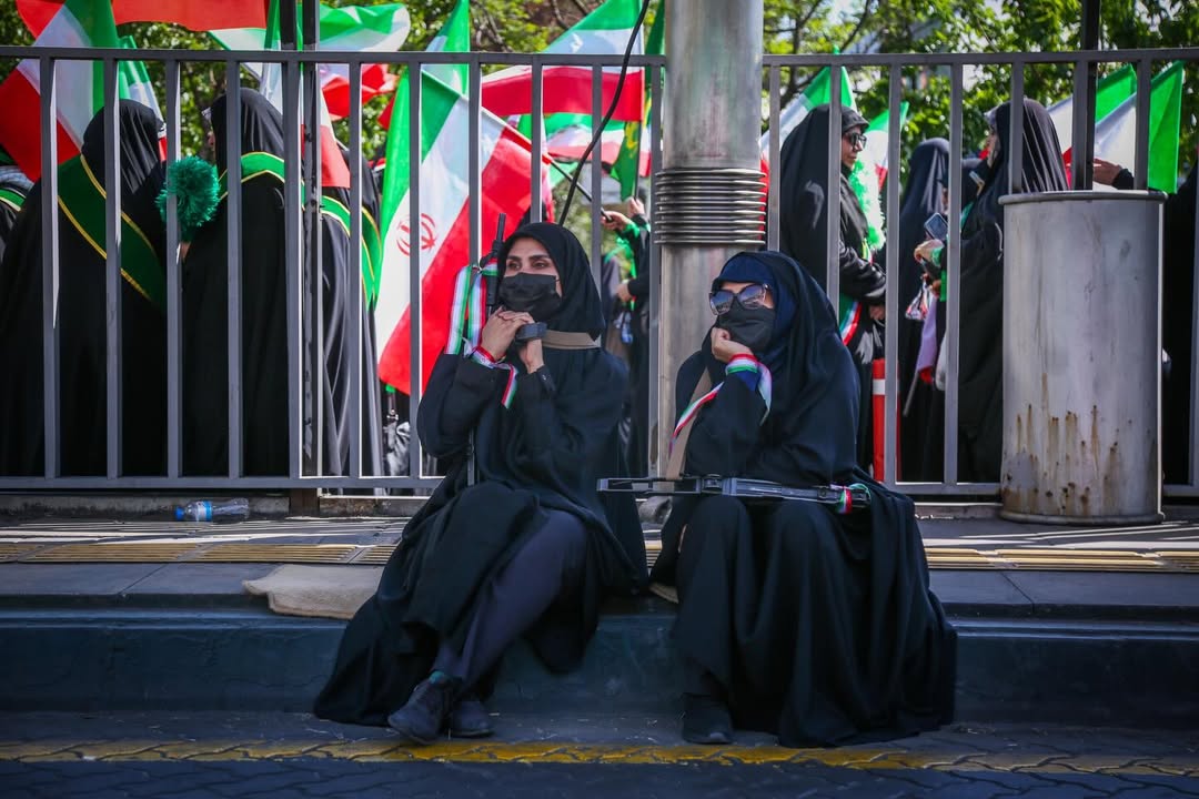 چقدر دلمان برای صدای امامان و رهبر عزیزمان تنگ است 
#دختران_جانفدای_ایران
#انقلابیون_زهرایی