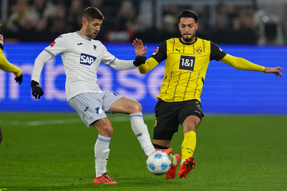#Bundesliga
Borussia Dortmund ha ganado 5 partidos consecutivos en condición de visitante (0-1) (2-3) (0-1) (1-3) (2-3) ante Hoffenheim. La última victoria del local fue en 2020 por 2-1