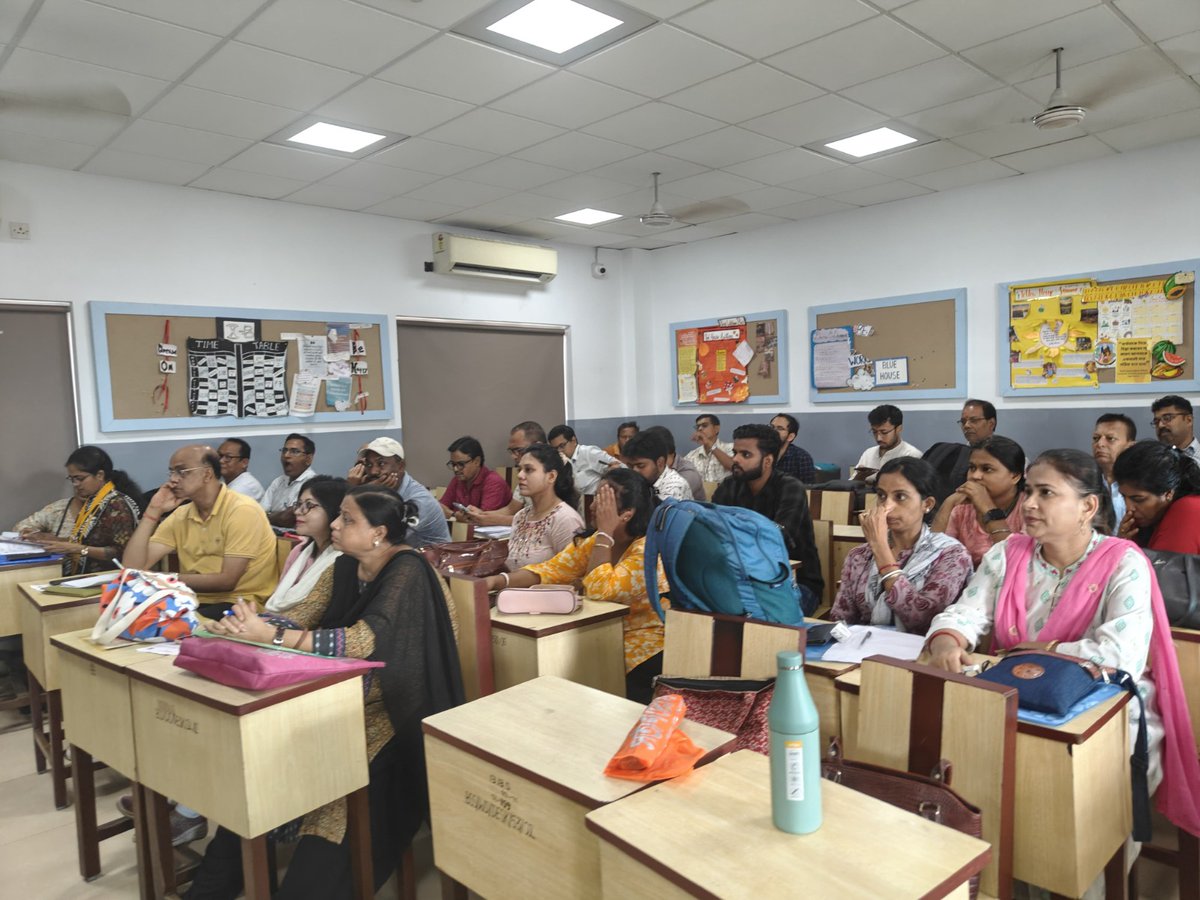 CEOWestBengal's tweet image. Glimpses of  training of polling personnel for upcoming elections of WBLA2026 at Ballygunge Shiksha Sadan of 160 Rashbehari Assembly Constituency under DEO, Kolkata South district of West Bengal.
#WBLA2026 #Training 
@ECISVEEP
@SpokespersonECI
@PIBKolkata
@airnews_kolkata