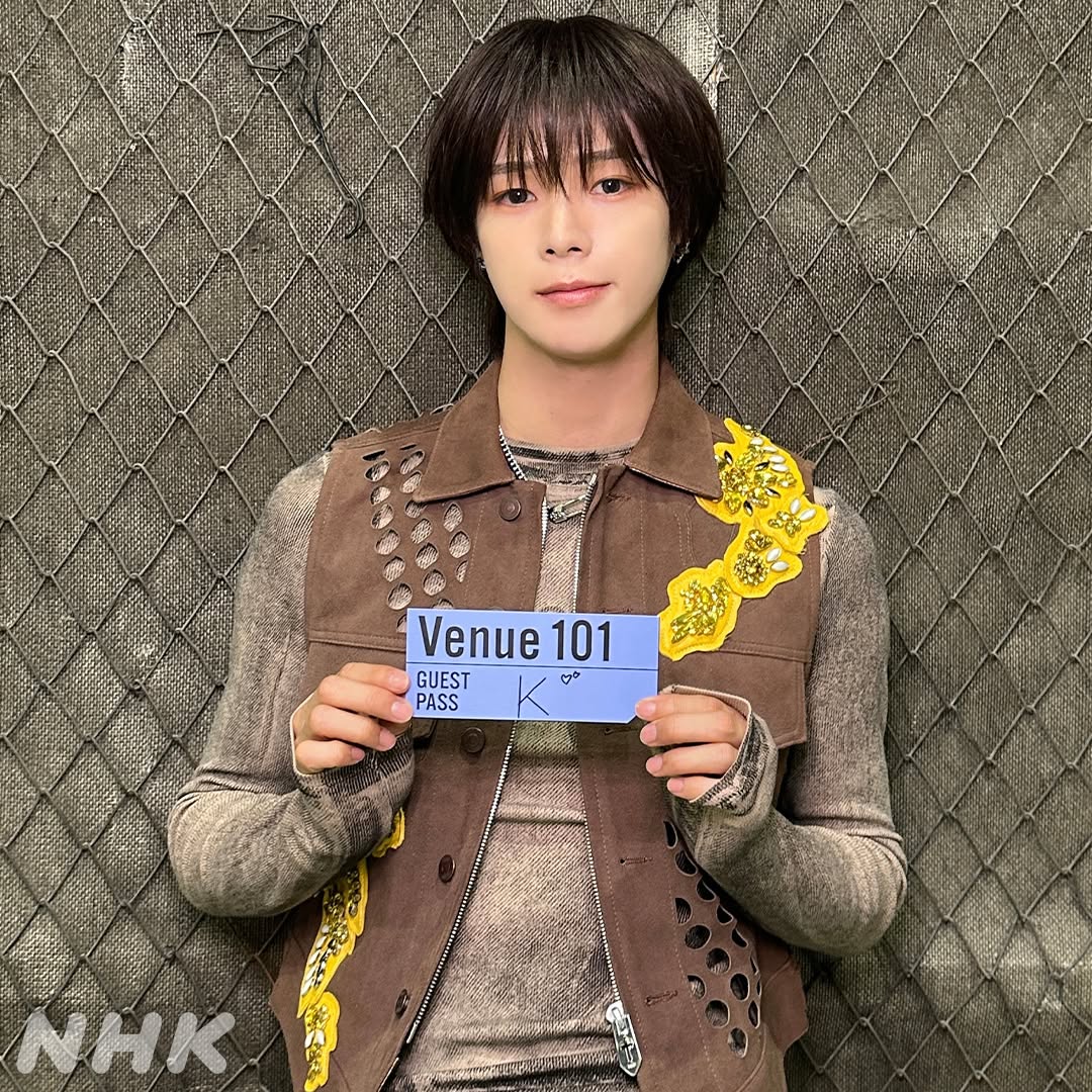LINK_2293926's tweet image. 260418 #Venue101 ゲストパスにサインをいただきました 🎫🖋️
#FUMA #K
#WeonFire
#andTEAM #エンティーム
#andTEAM_WeonFire
instagram.com/p/DXRbUJjE9q5/…