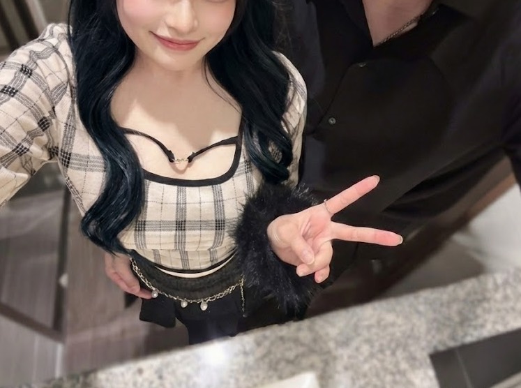 りさ tweet media