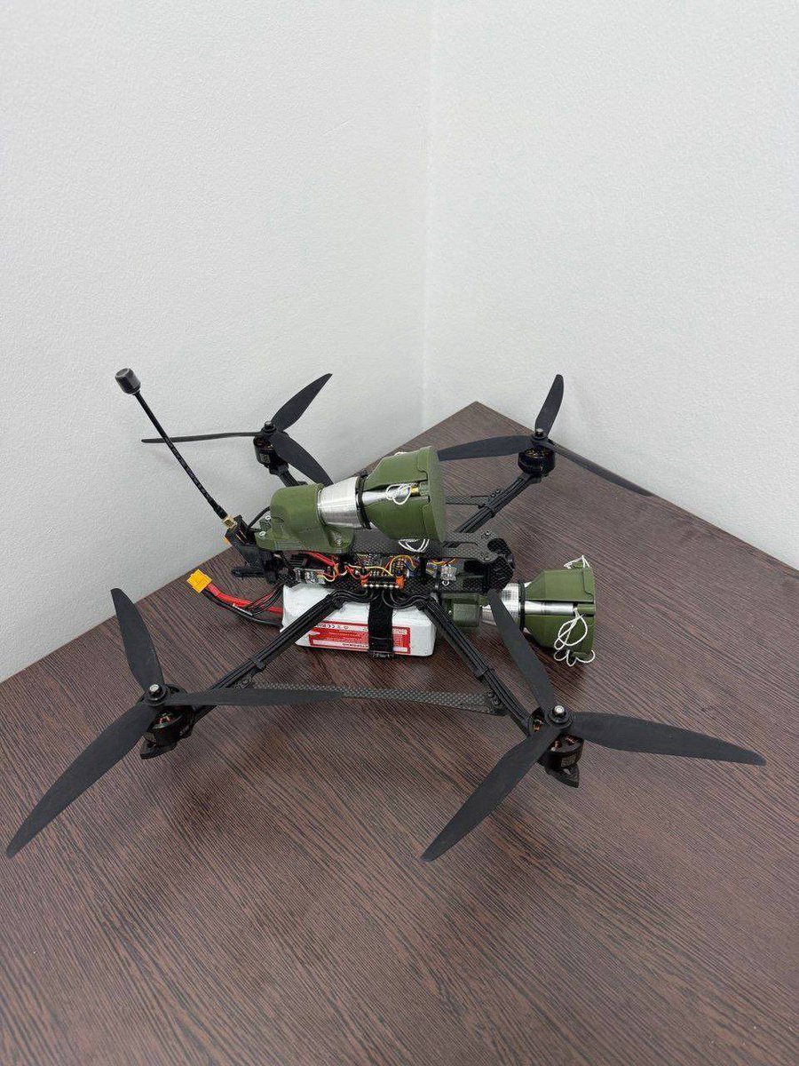 Drone_Wars_'s tweet image. Russian net launcher systems are reportedly being used as compact counter-drone tools to disable small UAVs at short range, including DJI-class and FPV drones. #Russia #CounterDrone #UAV #DroneWar